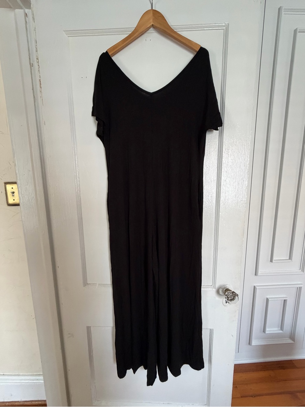 Bombom Classic Black V-Neck Women's Jumpsuit size Small
